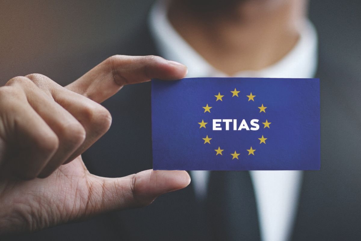 EU Blue Card 2025: Most Significant Changes, Eligibility, Procedure & Faster Approvals